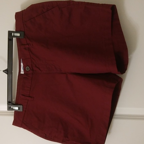 Old Navy NWOT  97% cotton 3% spandex. Color is maroon - Picture 1 of 3